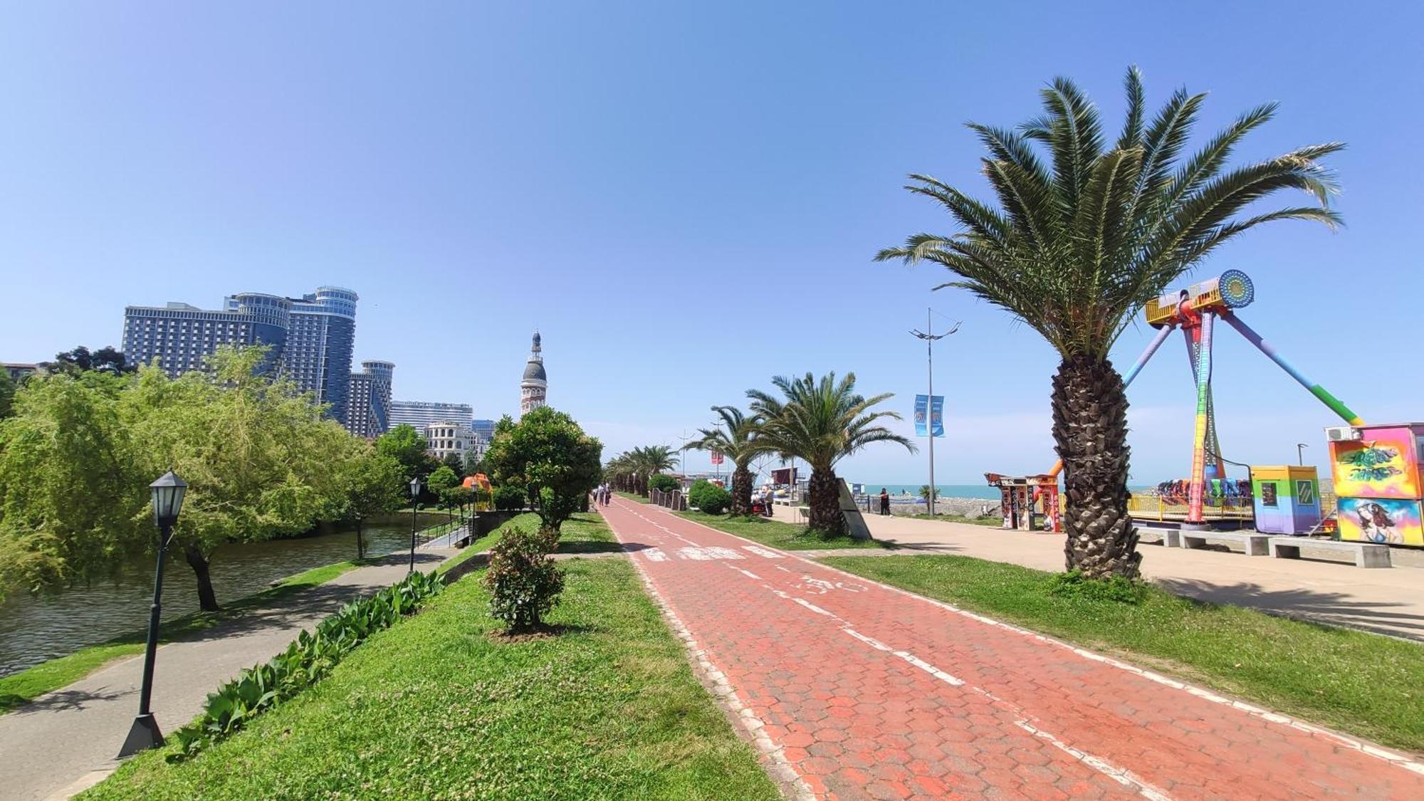 Orbi-City Batumi Apartments Sea View Екстериор снимка