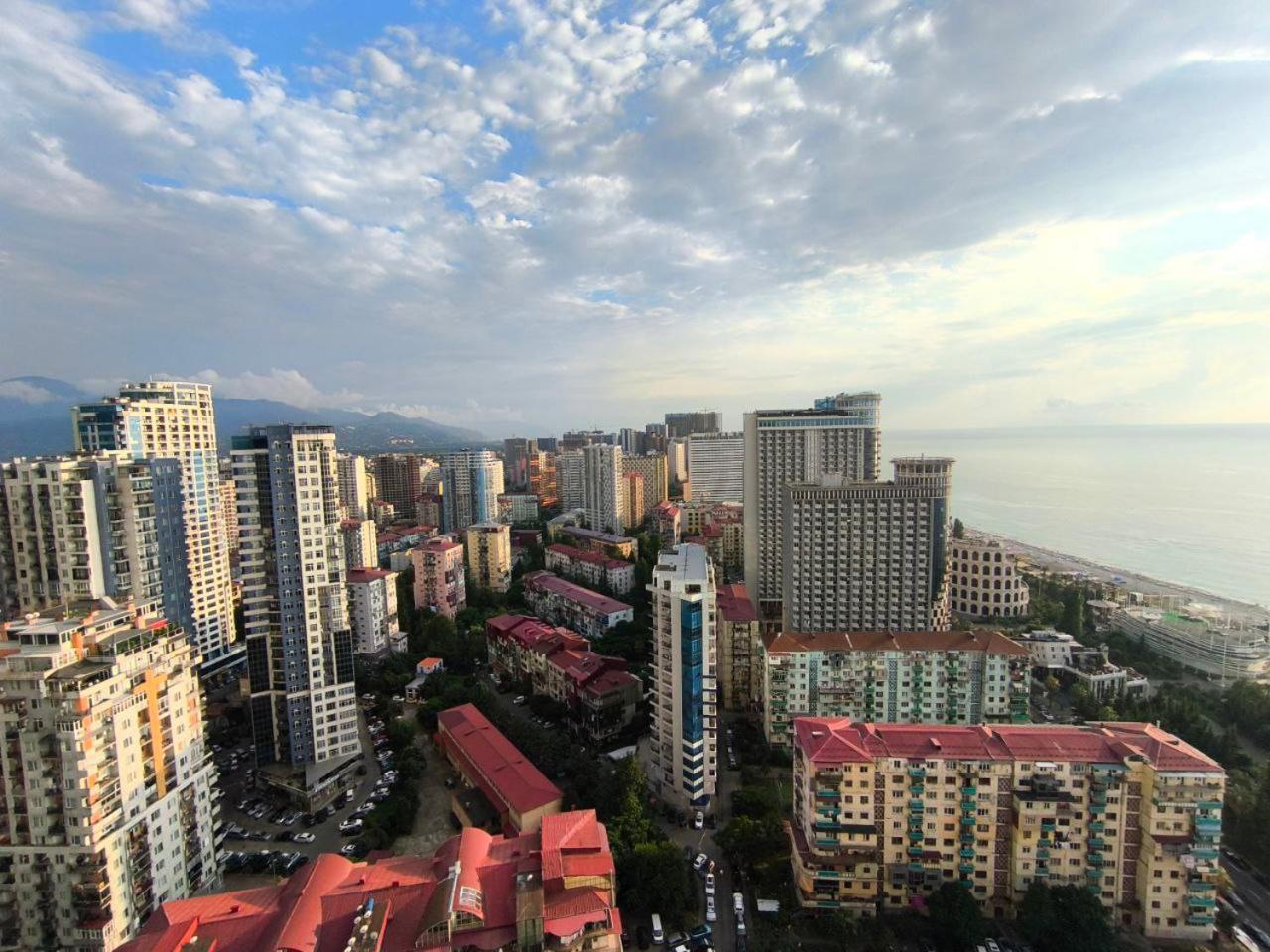 Orbi-City Batumi Apartments Sea View Екстериор снимка