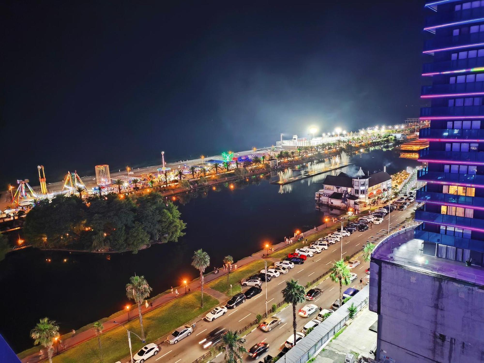 Orbi-City Batumi Apartments Sea View Екстериор снимка